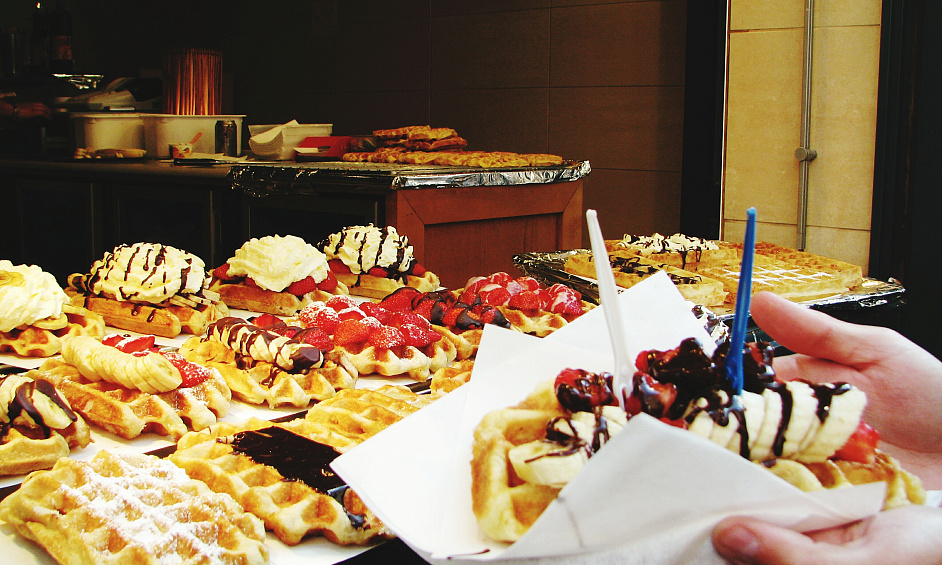 Over Looking The River Thames-rarely Available Restaurant For Sale 1