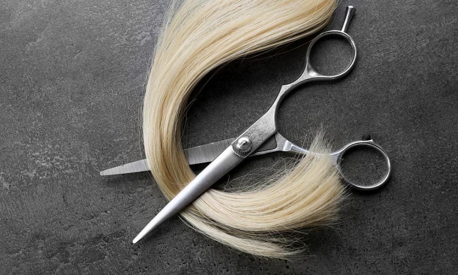 Spacious Hair Salon in Yeovil Includes 3 Bedroom Flat, Prime Location, Competitive Tariffs 1 Spacious Hair Salon in Yeovil Includes 3 Bedroom Flat, Prime Location, Competitive Tariffs 1