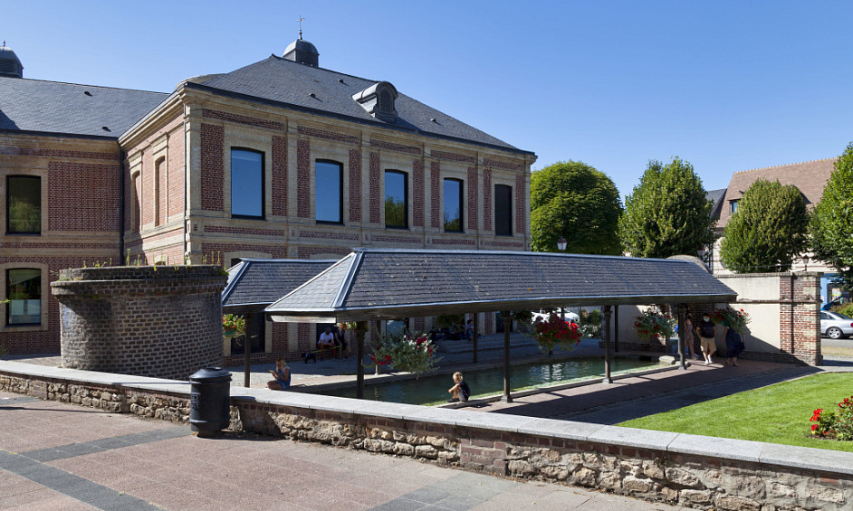 New build public house in Gorseinon Swansea with modern facilities overlooking sports grounds 1 New build public house in Gorseinon Swansea with modern facilities overlooking sports grounds 1