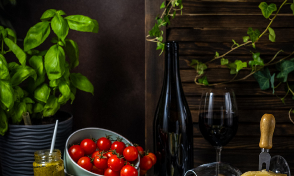 Superb-italian Restaurant With-full A3, A5 & Alcohol Licence(2300) For Sale 1