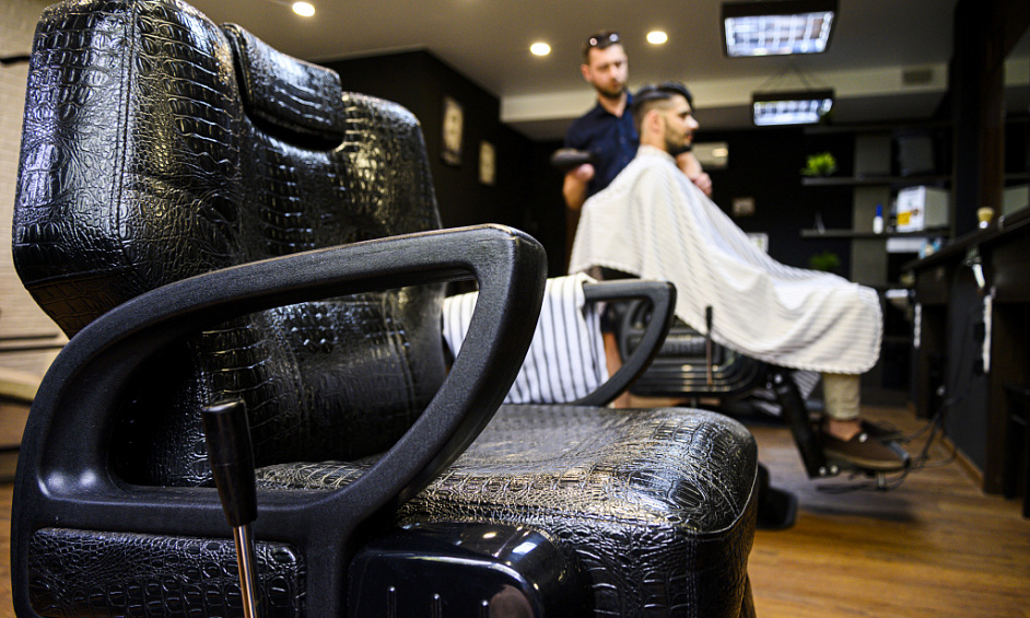 Barber shop for sale in King's Cross London with established client base and room for growth 1