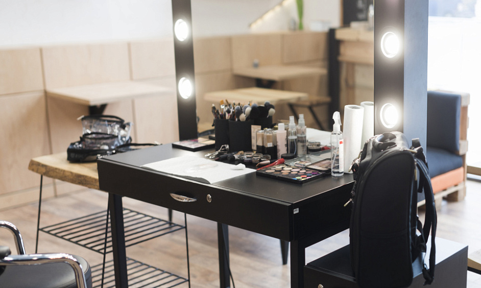 Beauty and Therapy Salon Clinic for Sale in Central London, available for retirement transition 1