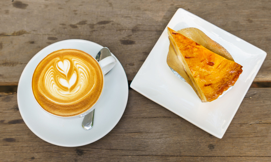 Café and Sandwich Bar for Sale in the City of London with Outdoor Seating and Kitchen Facilities 1