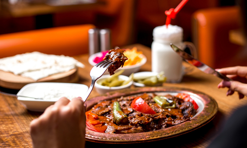 Turkish & Mediterranean Restaurant in London for Sale with Expandable Seating and Fully Equipped Kitchen 1