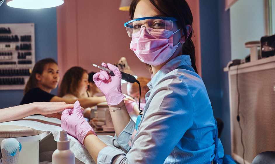 Nails and Beauty Salon for sale in City of London with adaptable space and multiple rooms 1
