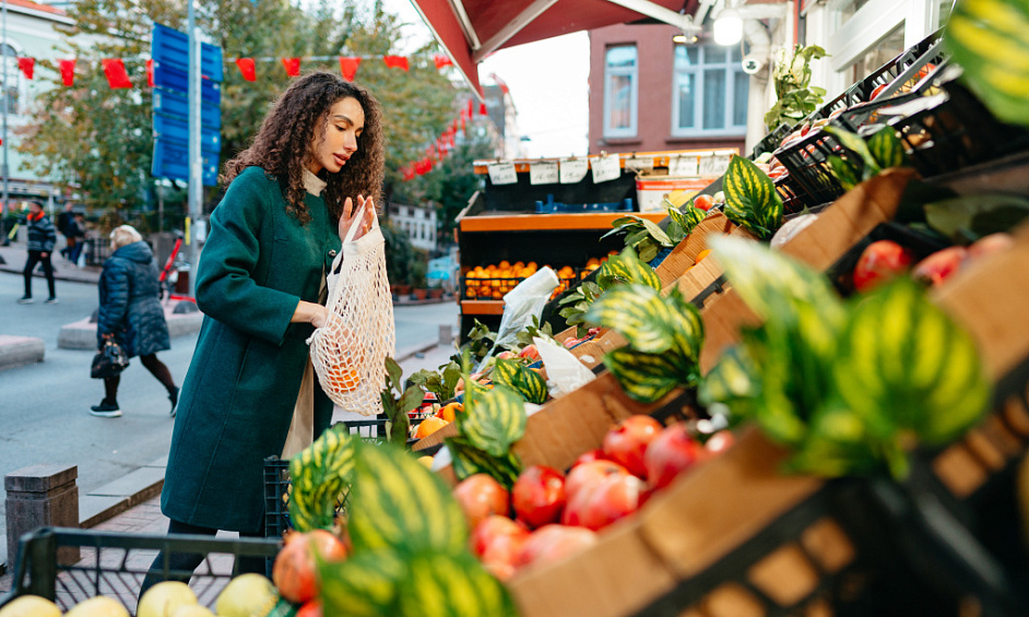Thriving Supermarket and Off Licence Business in Premium London Location for Sale 1