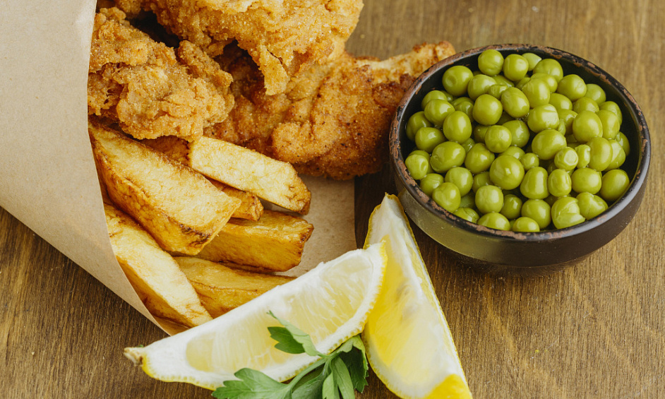 Prime Location Fish and Chips/Fried Chicken Shop for Sale in Southgate, North London 1