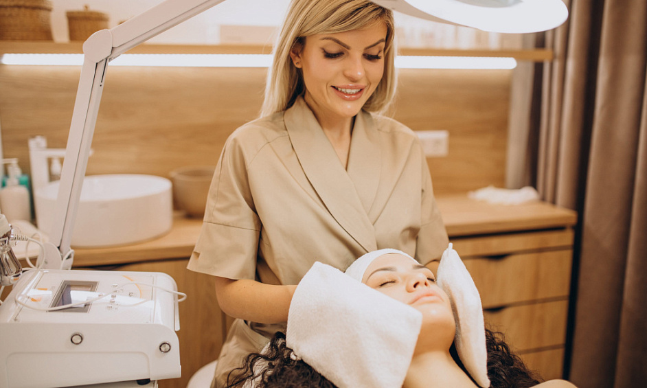 Luxury Beauty and Skin Clinic for Sale in Battersea London 1