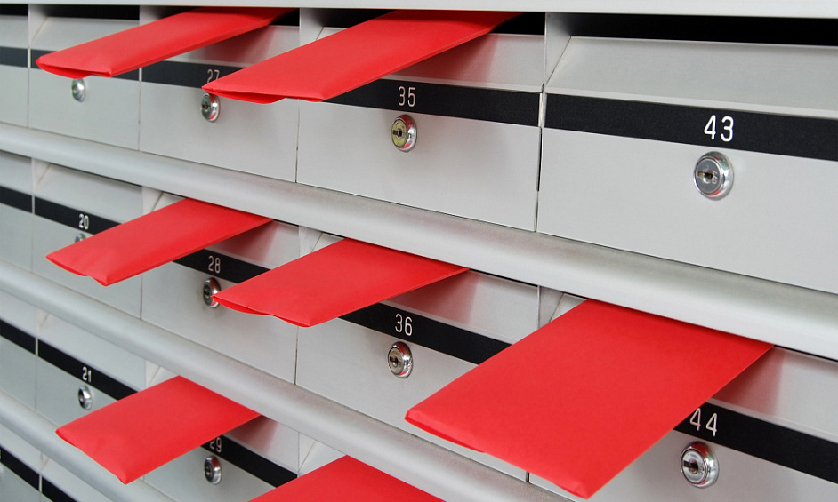 Sub Post Office in London with Cards, Stationery, Confectionery, Drinks, and Vapes for Sale 1