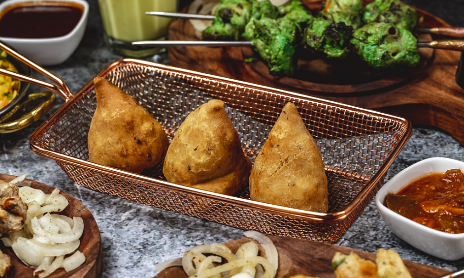 Bangladeshi Takeaway in Woodley Reading Available Due to Owner's Retirement 1 Bangladeshi Takeaway in Woodley Reading Available Due to Owner's Retirement 1