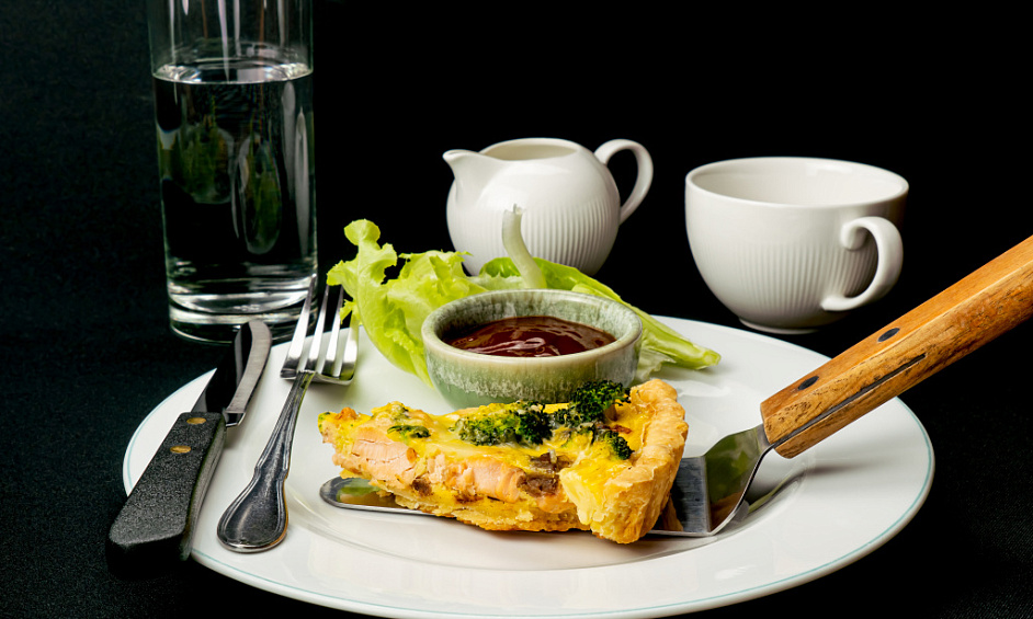 Leasehold Cafe Sandwich Bar in Islington, London - Roni's Cafe Bar with Diverse Menu Options 1