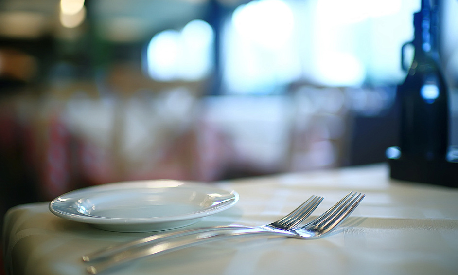 Restaurant for sale in Greenwich located at the Cutty Sark, suitable for owner-operators. 1