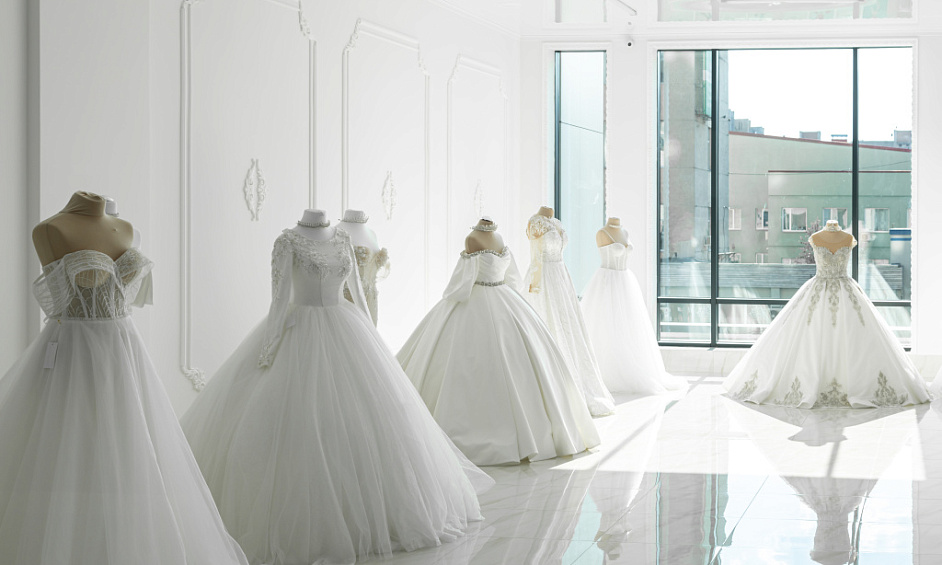 Designer Bridesmaid Dress Boutique In London For Sale 1
