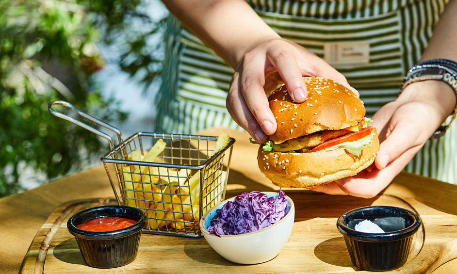Takeaway Burger Shop for Sale in Failsworth Manchester with Low Rent and No Rates 1