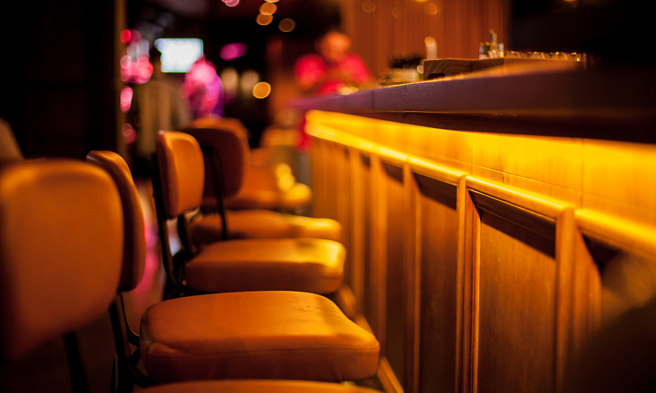 Iconic Tudor-Style Restaurant Bar in Uplands Swansea Town Center for Sale 1 Iconic Tudor-Style Restaurant Bar in Uplands Swansea Town Center for Sale 1