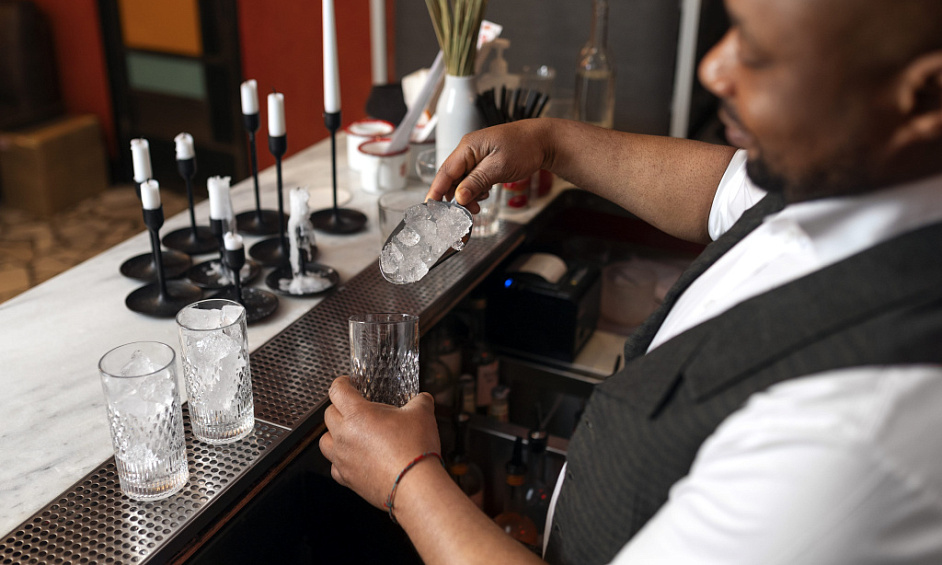 Turnkey restaurant and bar for sale in Maidstone Kent with a 10-year lease in place 1 Turnkey restaurant and bar for sale in Maidstone Kent with a 10-year lease in place 1