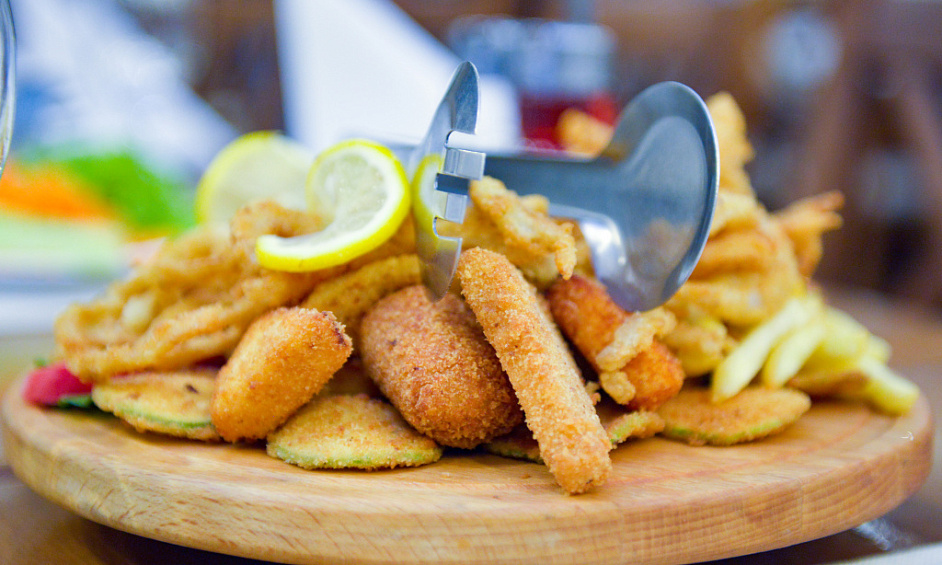 Renowned Fish and Chips Shop in Farnborough, Hampshire for Sale - New Lease, 5-Star Hygiene Rating 1