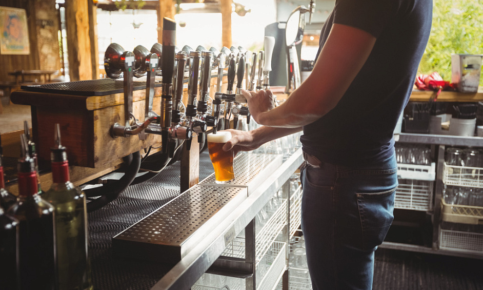 Historic Riverside Pub for Sale in Dartmouth Devon with Planning Permission for Flats 1
