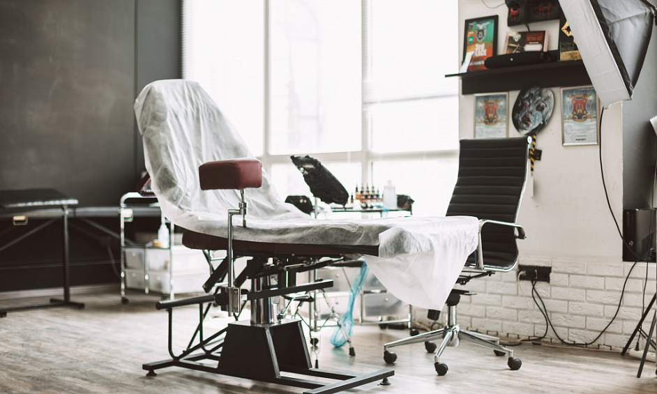Salon for sale in City of London, located in Spitalfields with high-spec fit-out and income potential 1