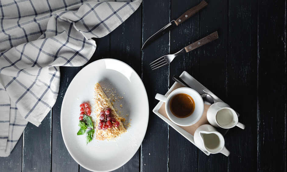 Cafe and yoga studio for sale in City of London with seating for 20 and a 5-star hygiene rating 1