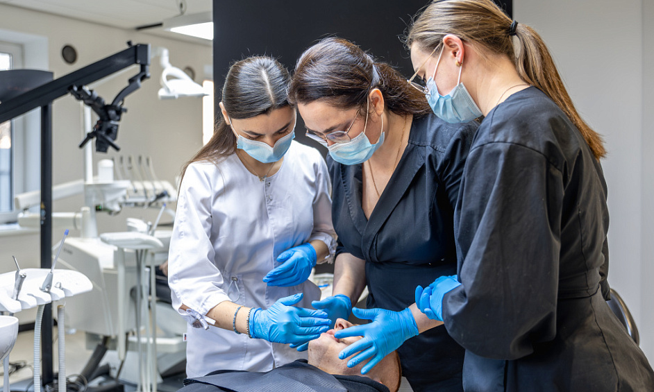 Top London Dental Nursing Training Centre on Sale - Established, Reputable & GDC Recognized 1