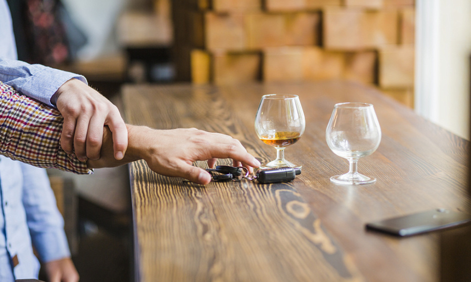 Off licence shop for sale in Sheffield city centre with untapped upstairs delivery potential 1