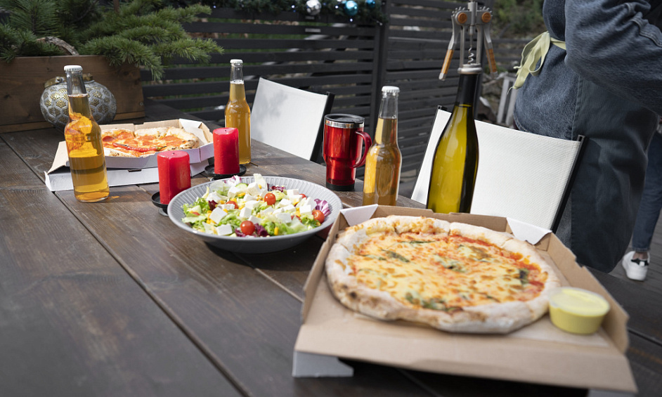 Licensed Italian Restaurant with 3-Bedroom Flat in Prime Westerham Location for Sale 1