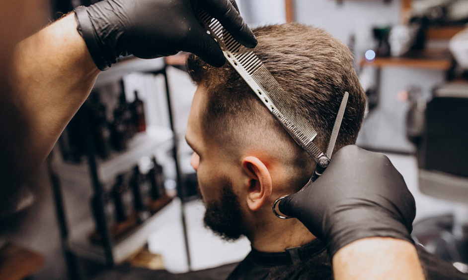 Barber shop for sale in Manchester with ready-to-operate facilities and upscale branding 1