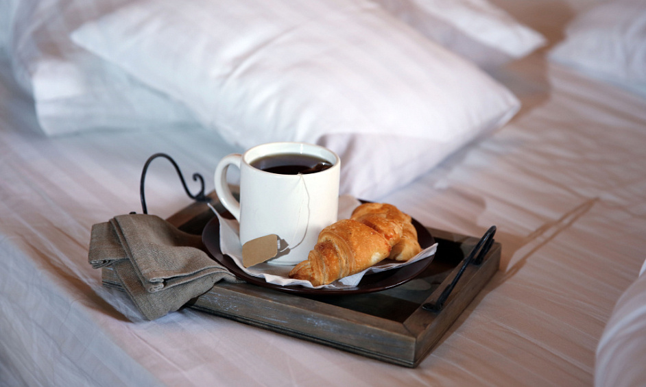 B&B for sale in Matlock Derbyshire with off-street parking and easy transport access 1