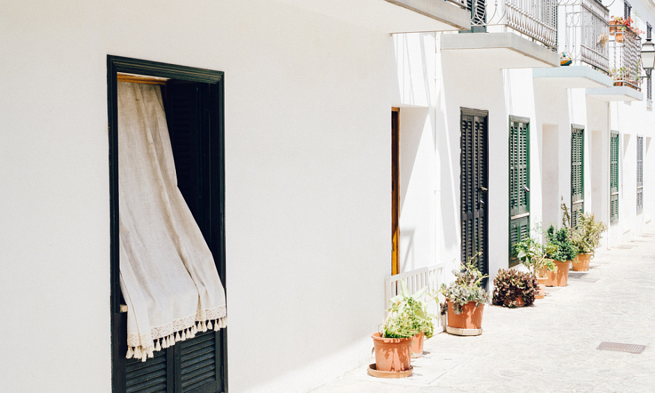 Boutique Guest House for Sale in Leith Edinburgh with Ten Rooms and On-Site Parking 1