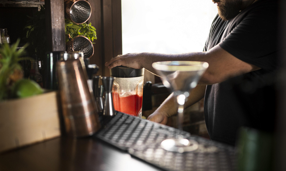 Bar business for sale in Cleethorpes Lincolnshire, leasehold with stock included 1 Bar business for sale in Cleethorpes Lincolnshire, leasehold with stock included 1