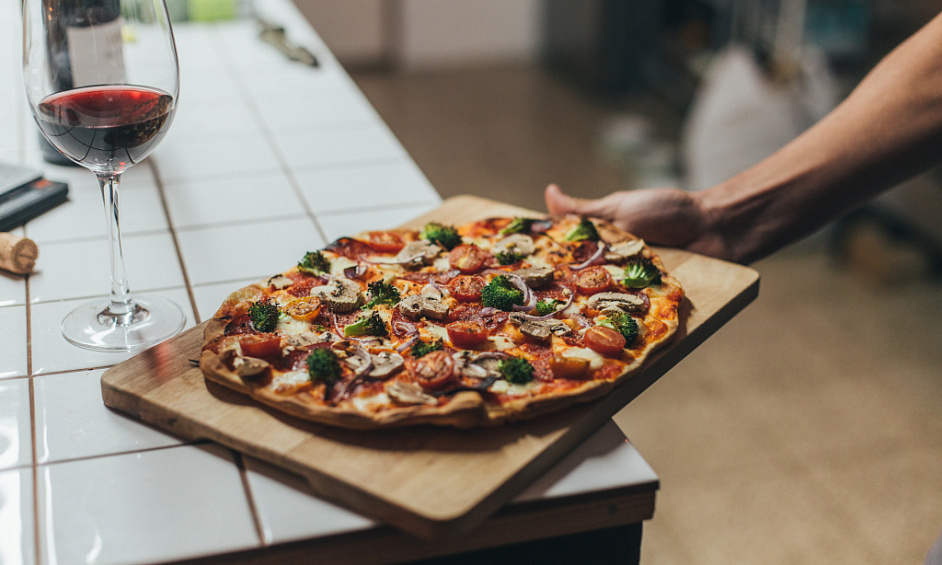 Bib's Esfihas Brazilian Pizzeria in City of London Up for Sale, Strong Delivery Presence 1