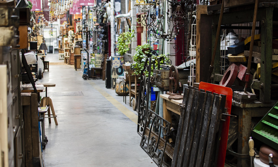 Hardware shop for sale in City of London, known for its modern features and secure lease 1