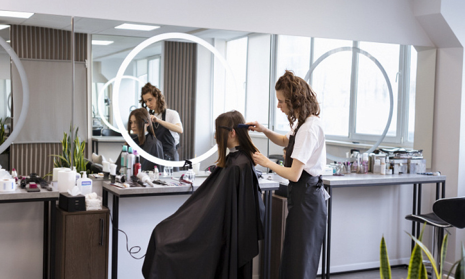 Well Presented Hair And Beauty Salon In West London For Sale 1