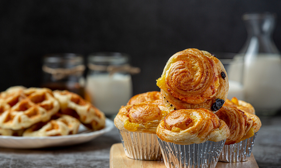 City of London Retail Bakery, Double-Fronted with Bake-Off Section, Four-Star Hygiene Rating for Sale 1