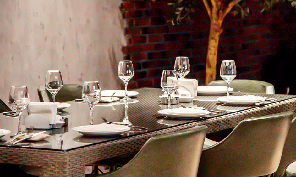 Ideally Located Italian Restaurant In London For Sale 1