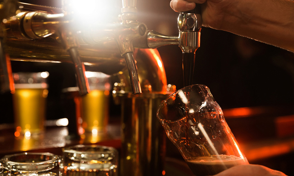 Pub and restaurant for sale in the City of London - Angel Sport Bar 1