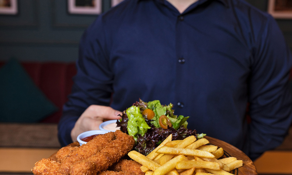 Thriving Fish and Chips Shop and Pizzeria in Central Aberdeen Awaits New Ownership 1 Thriving Fish and Chips Shop and Pizzeria in Central Aberdeen Awaits New Ownership 1
