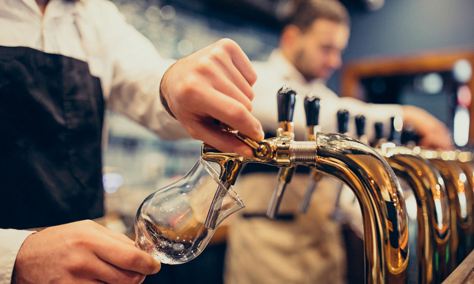 Pub company for sale in Teignmouth Devon with a loyal customer base and prime locations 1