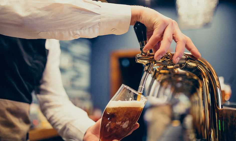 Coastal Pub for Sale in Teignmouth with Seafront Views and Growth Potential 1