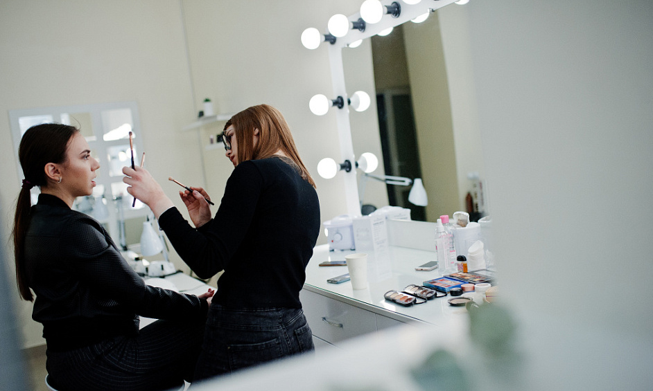 Beauty salon for sale in the City of London with two treatment rooms and a secure lease 1
