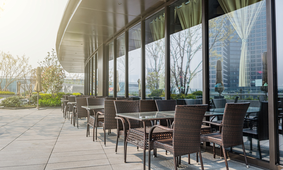 Fully-fitted Restaurant With Outdoor Seating Available In Brentford For Sale 1