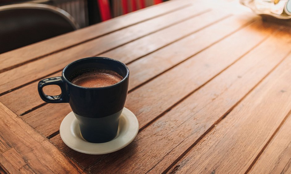 Coffee shop for sale in Edinburgh with high foot traffic and a cozy atmosphere 1