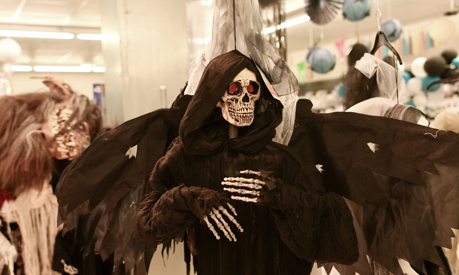 Profitable, Growing Costume Shop Business in Widnes Cheshire For Sale, Includes Stock 1