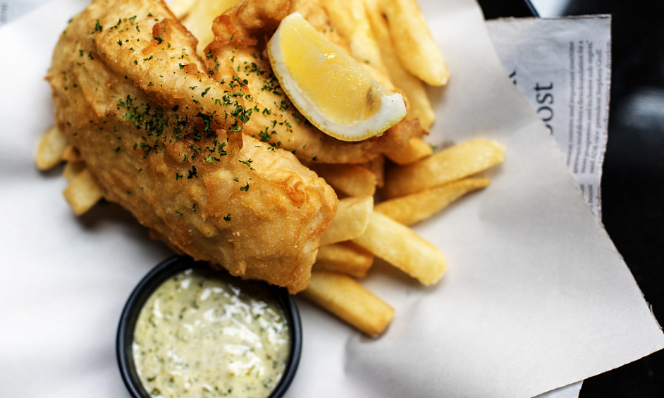 Fish and chips shop with chicken and kebabs for sale in London 1