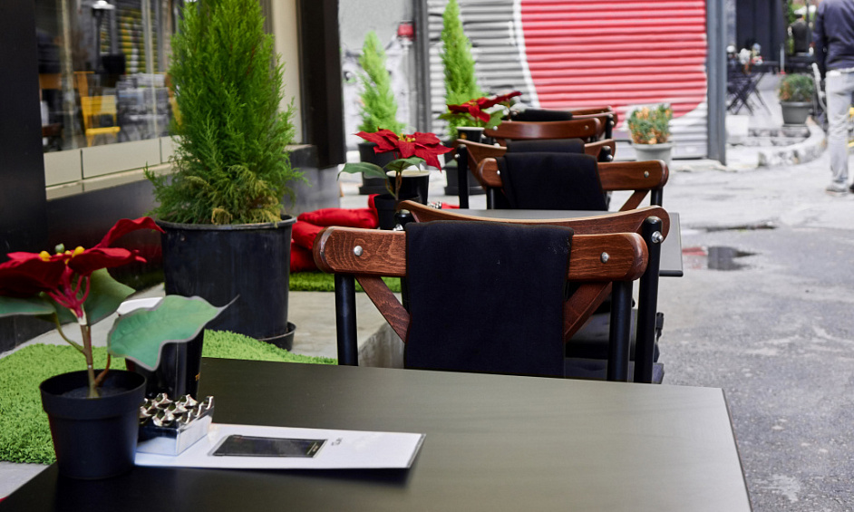 Café restaurant for sale in Cheadle Manchester, known for its local support and growth potential 1