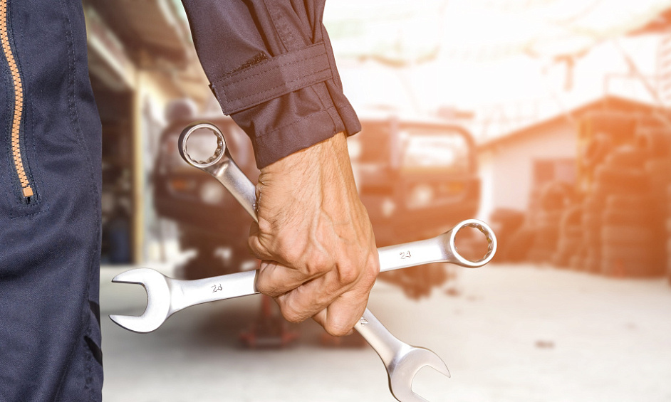 Mechanics Workshop and Recovery Business for Rent in Witham Essex with MOT Station Potential 1