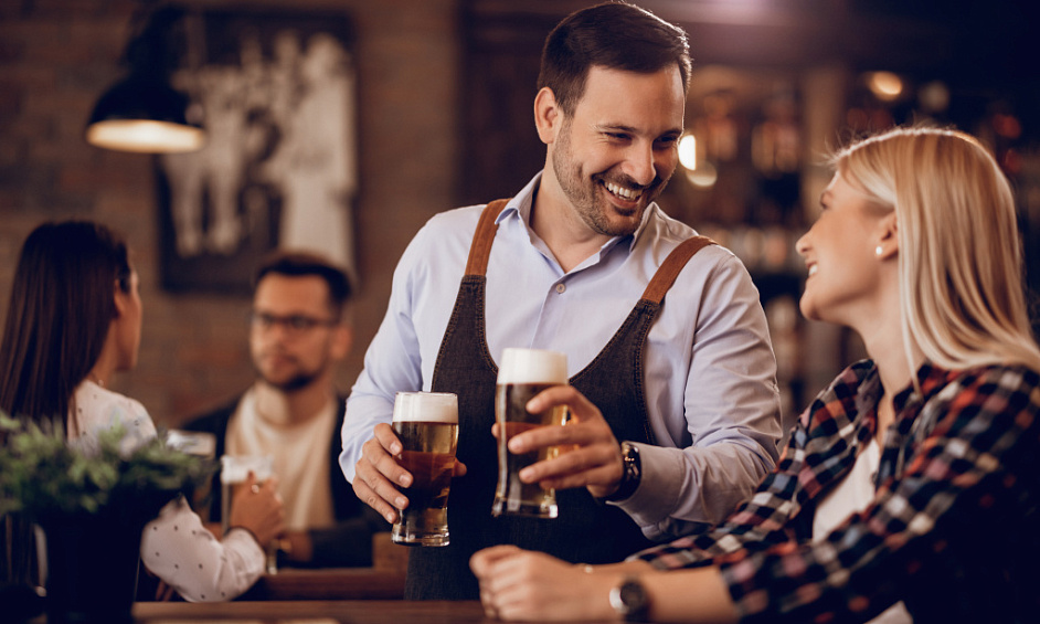 Traditional pub The Black Lion in Blackfordby, Swadlincote Derbyshire available for sale. 1