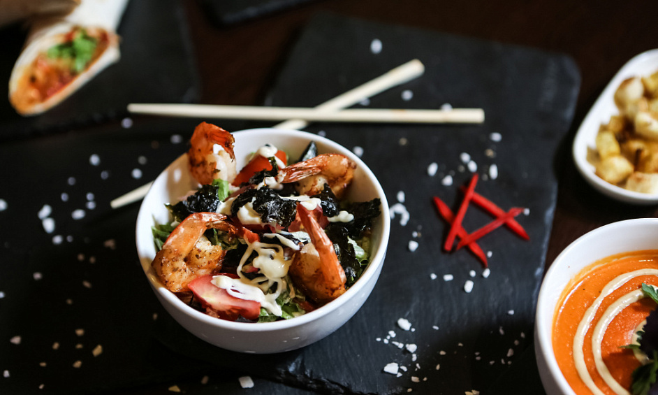 Chinese Street Food Restaurant for Sale in City of London with 32 Seats and 4-Star Hygiene Rating 1