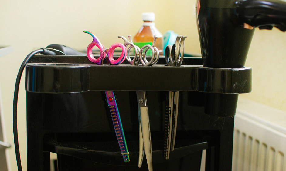 Hairdressing Salon for Sale in Cardiff Town with 46 Years of Experience 1